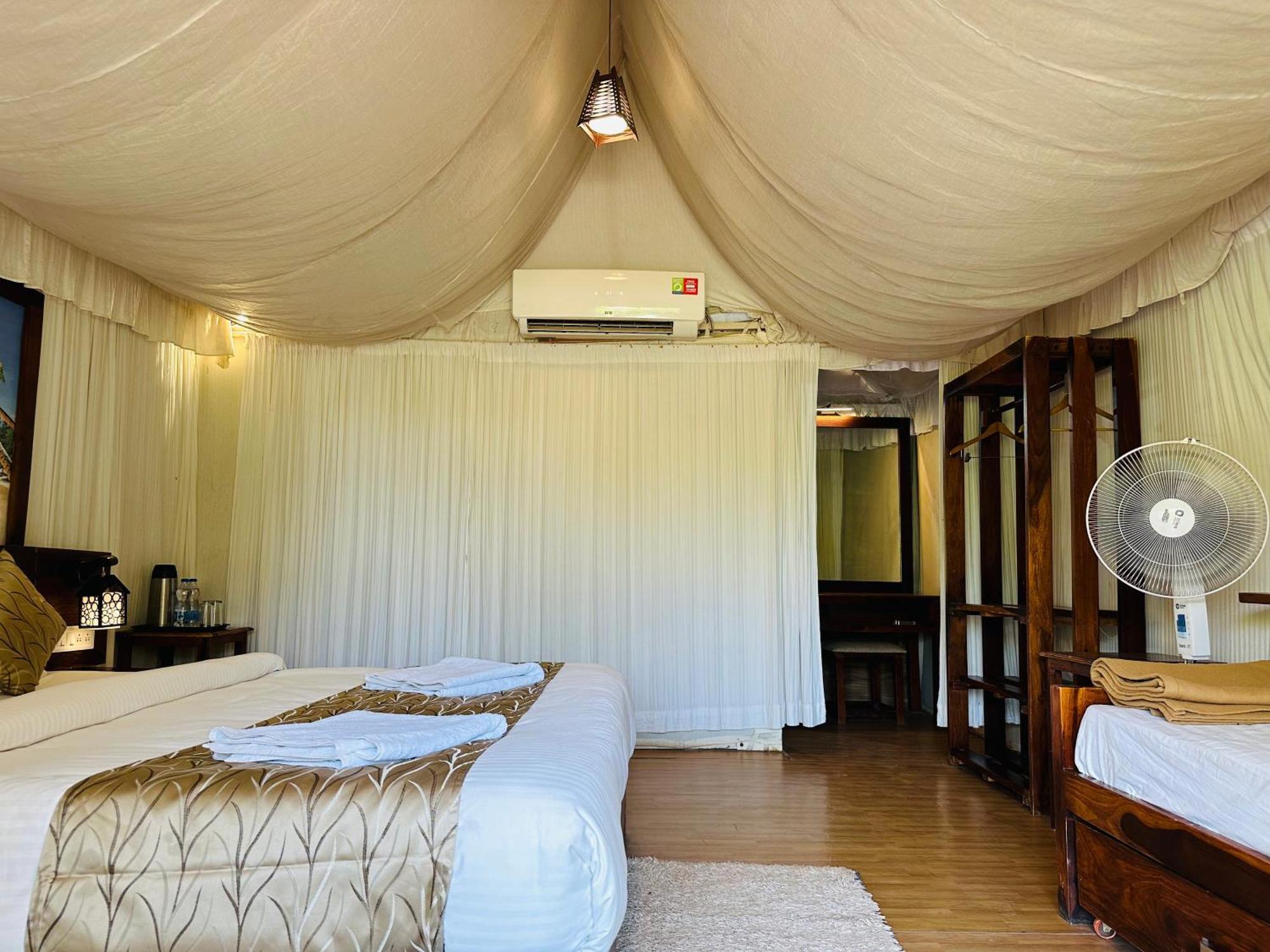 Lion Park Hotel & Resorts Сасан-Джір Екстер'єр фото