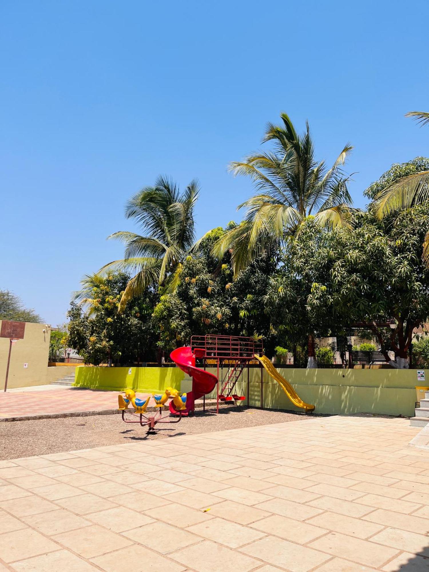 Lion Park Hotel & Resorts Сасан-Джір Екстер'єр фото